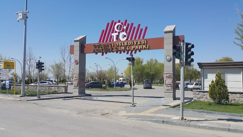 Atatürk Sahil Parkı: Gölbaşı'nın Göl Manzaralı Buluşma Noktası