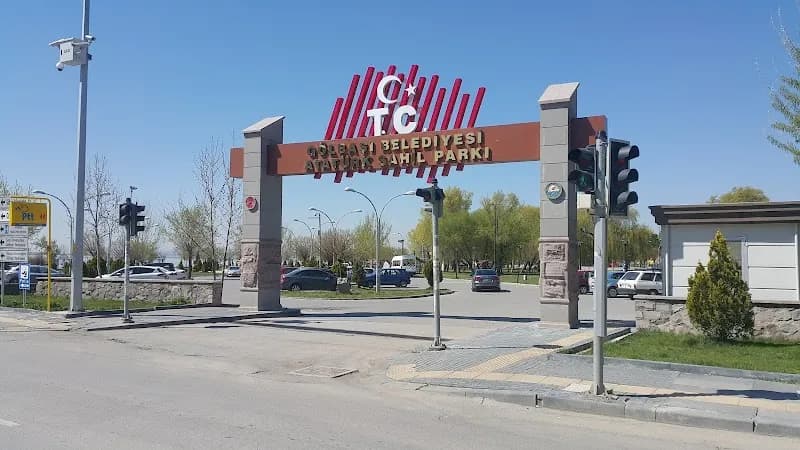Atatürk Sahil Parkı: Gölbaşı'nın Göl Manzaralı Buluşma Noktası