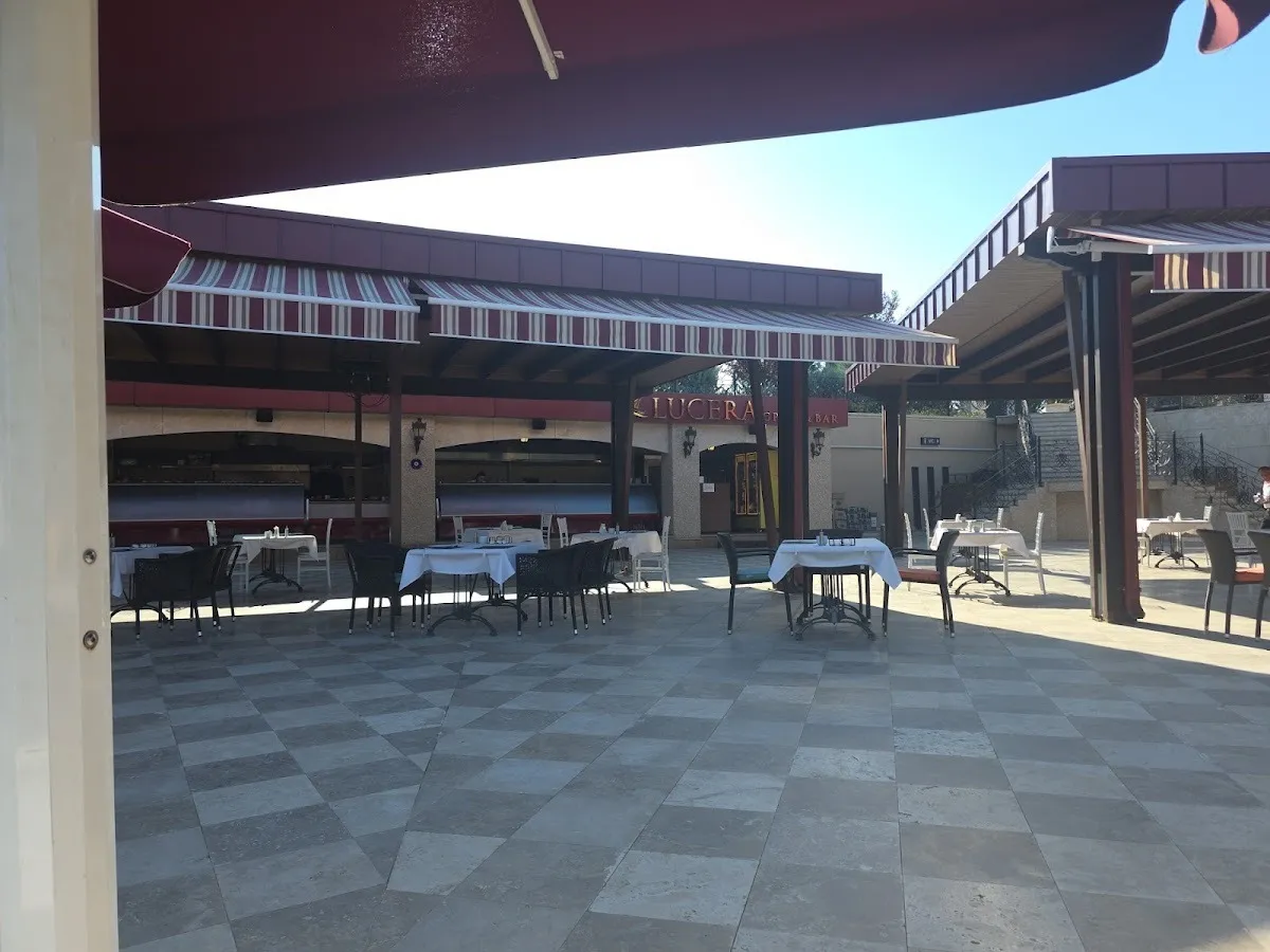 Lucera Restoran kapak fotoğrafı