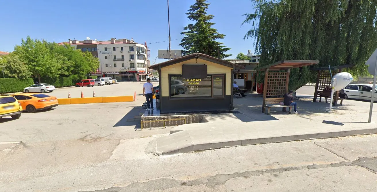 Ulaşan Taksi kapak fotoğrafı