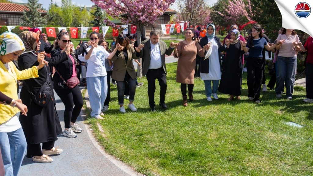 Gölbaşı’nda Anneler Günü Şenliği: Cevdet Kara Parkı’nda Eğlence Zirve Yaptı!